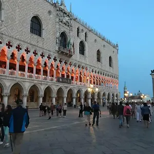 Ca' Frezzeria Apartment Venice